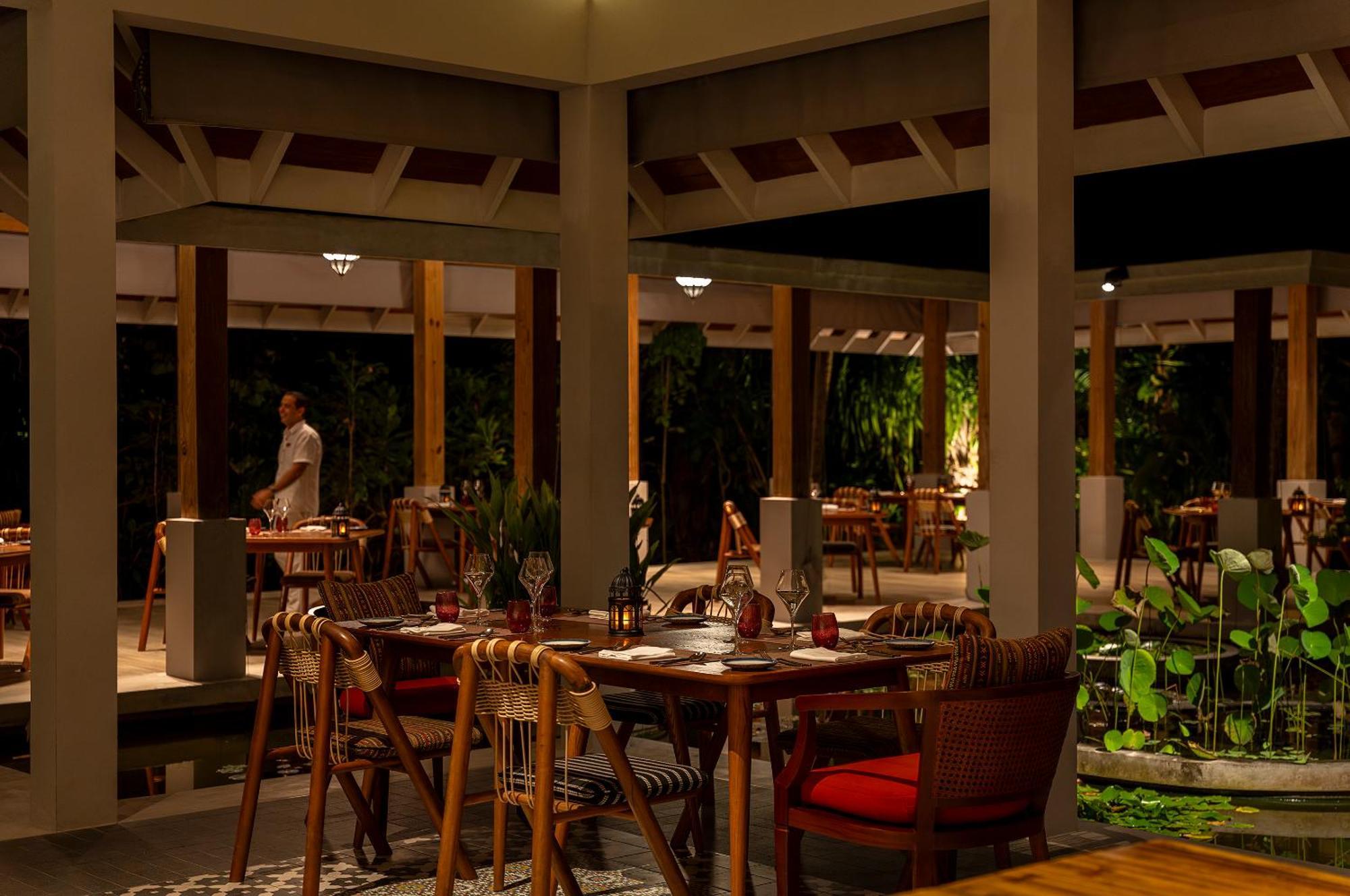 Dhigali Maldives - A Premium All-Inclusive Resort Meedhoo  Екстериор снимка